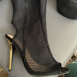 Mesh heels